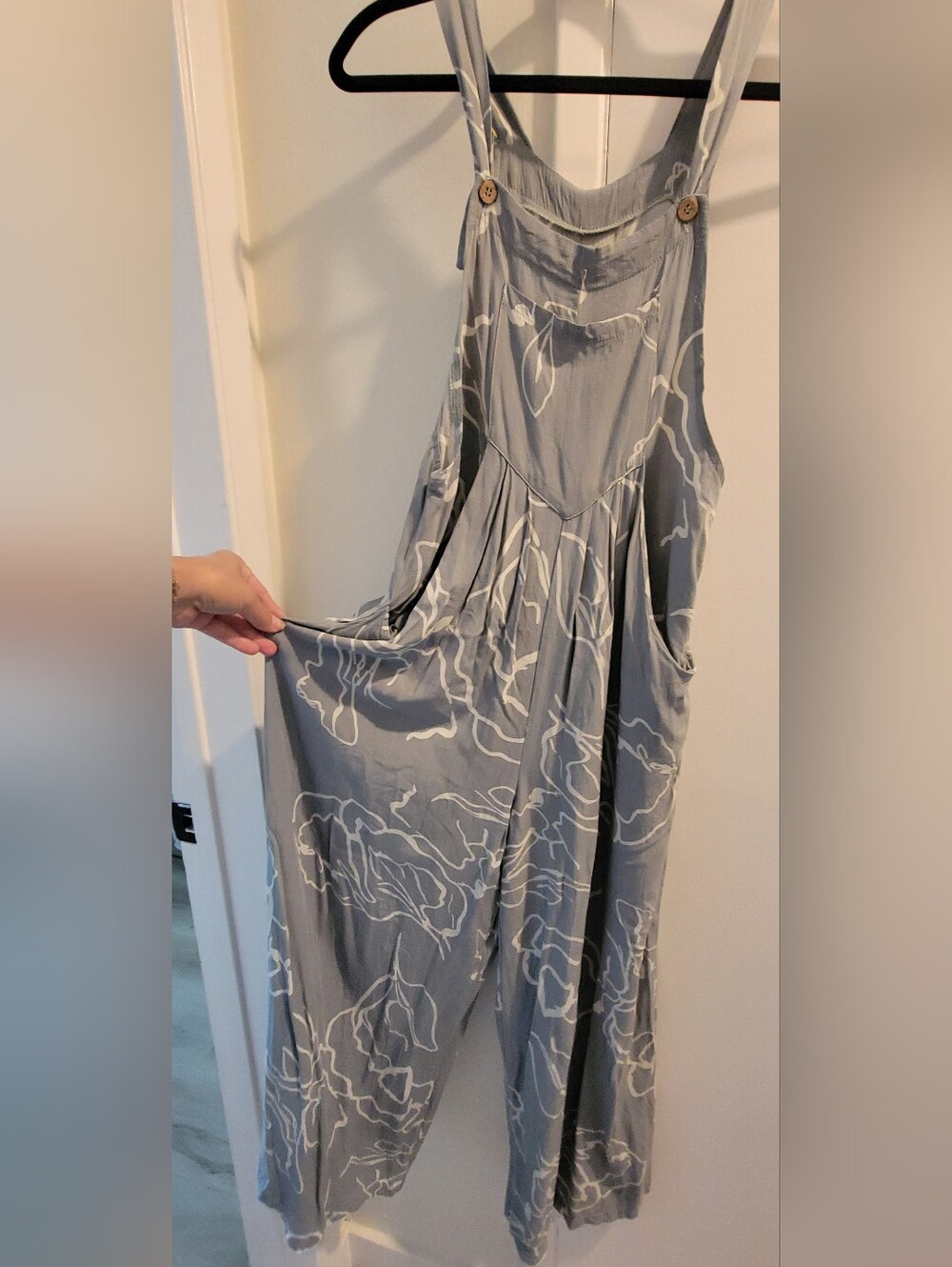 Flowy Light Green & Cream Abstract Print Women's Jumpsuit S